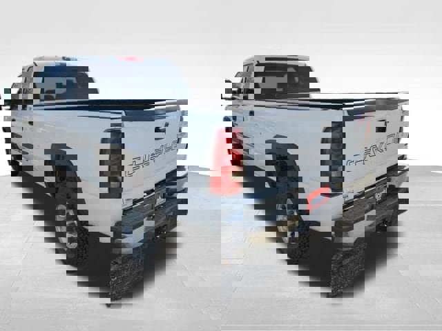 Used 2005 Chevrolet Silverado 2500 w/ Heavy-Duty Power Package image 5