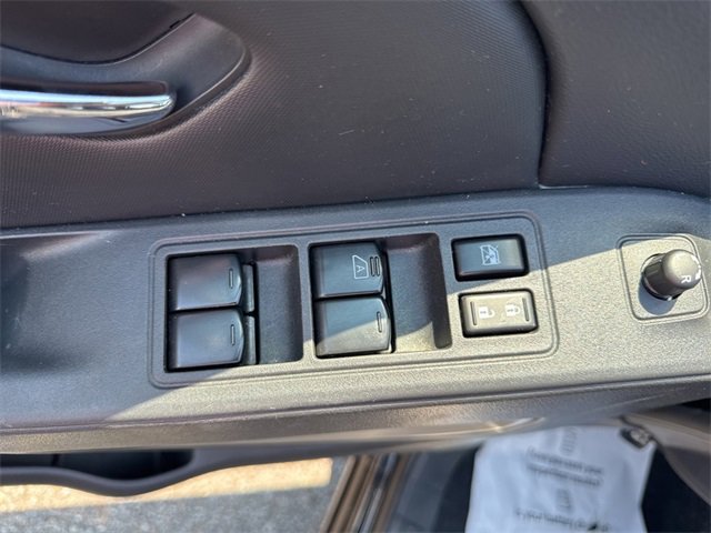 Used 2023 Nissan Frontier SV image 13