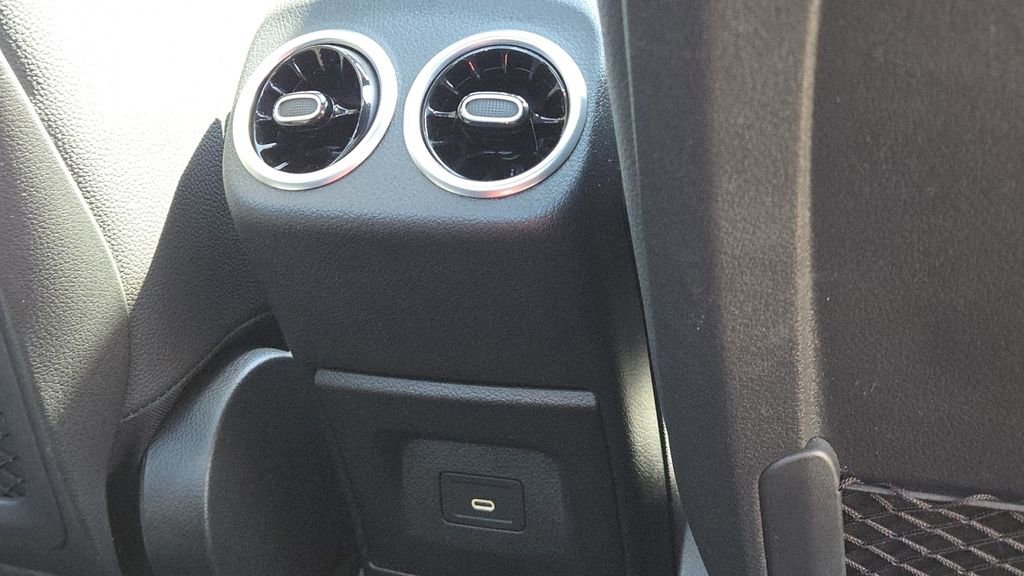 Used 2025 Mercedes-Benz CLA 250 4MATIC image 7