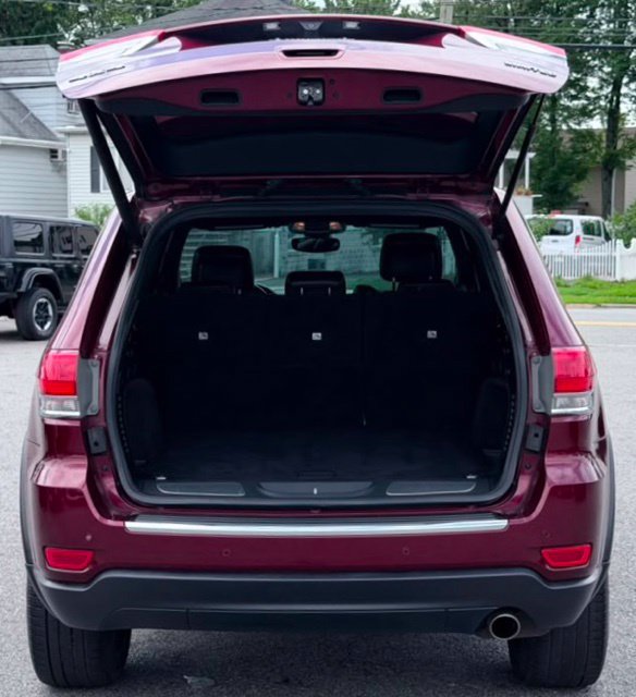 Used 2018 Jeep Grand Cherokee Limited AWD/4WD image 8