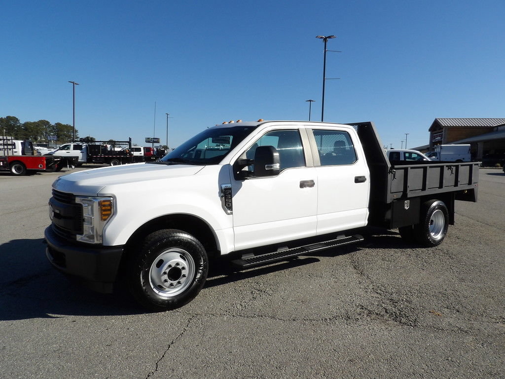 Used 2018 Ford F350 XL w/ Power Equipment Group RWD image 3