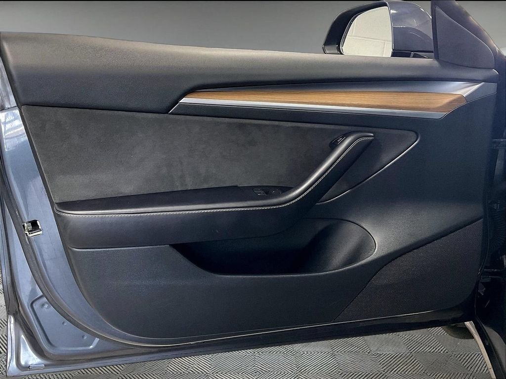 Used 2023 Tesla Model 3 Standard Range RWD image 9