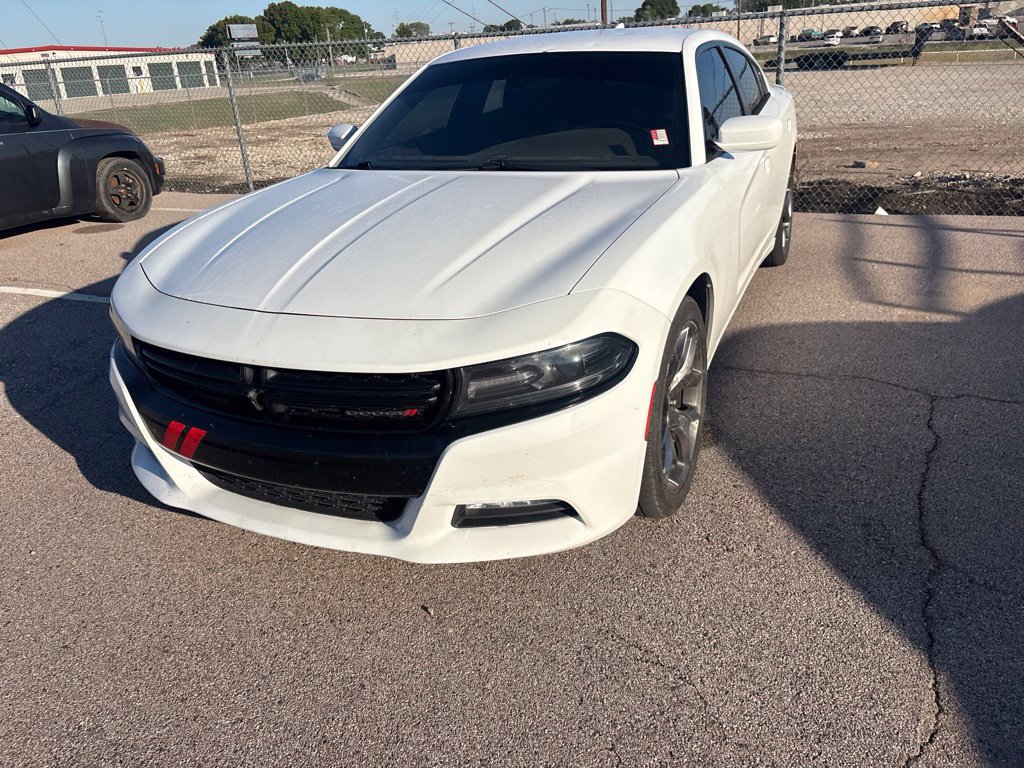 Used 2015 Dodge Charger SXT RWD image 6