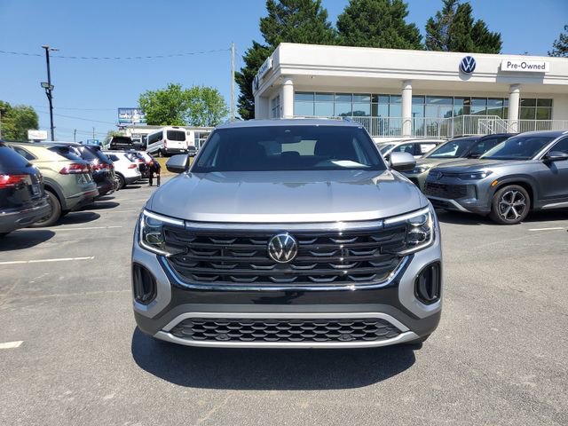 Certified 2025 Volkswagen Atlas Cross Sport SE video 2