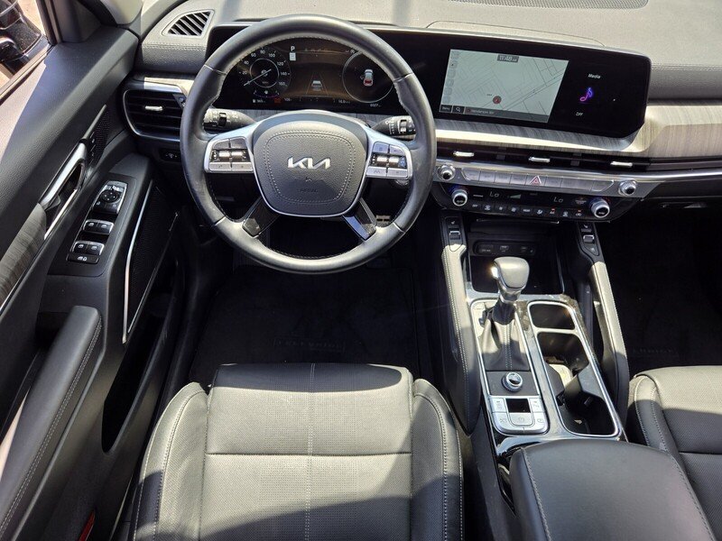 Certified 2025 Kia Telluride SX FWD image 15
