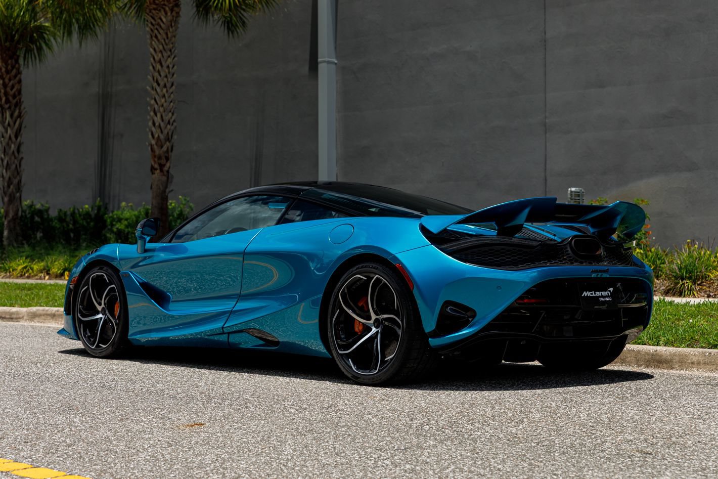 Used 2025 McLaren 750S RWD image 25