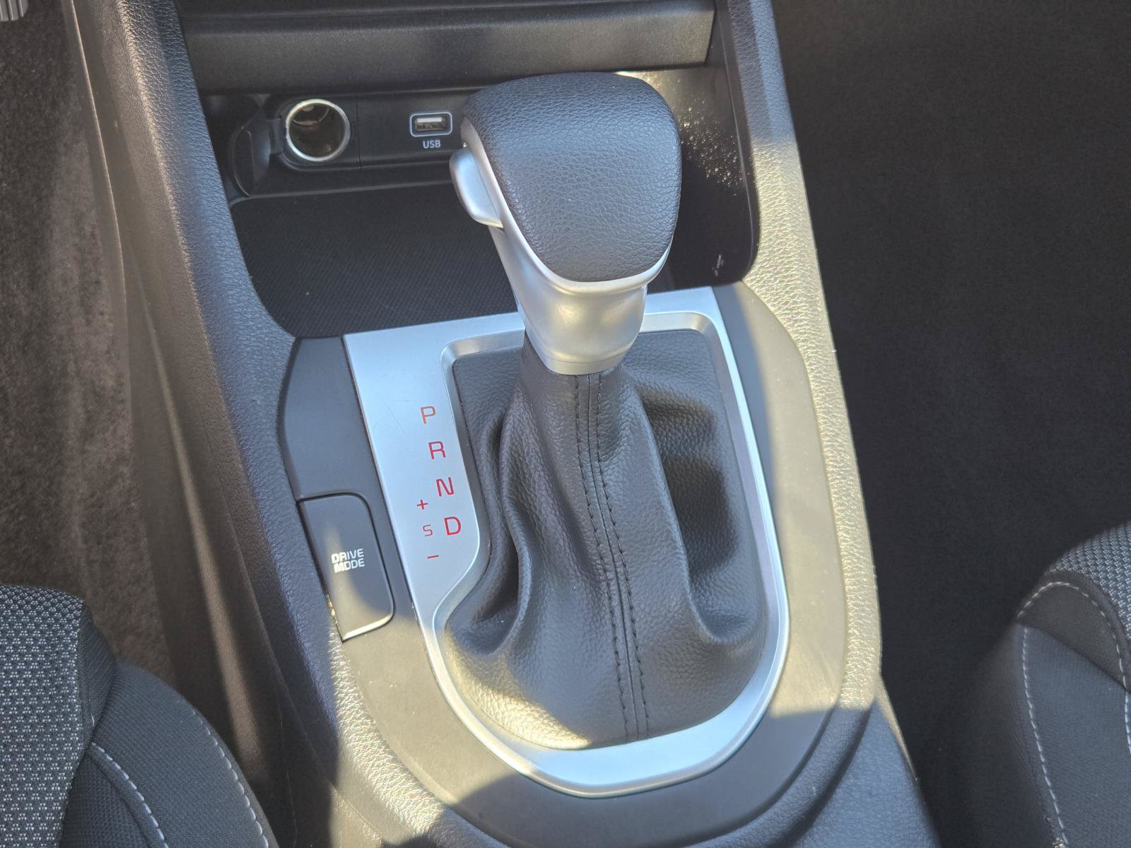 Used 2024 Kia Forte LXS w/ LXS Technology Package FWD image 12
