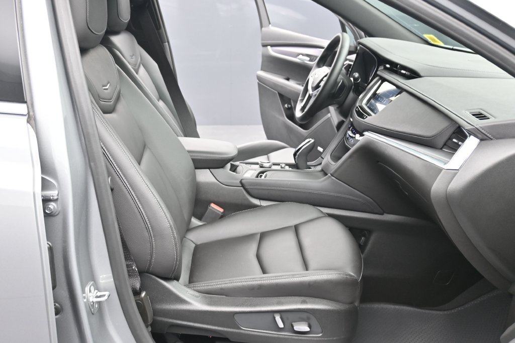Used 2026 Cadillac XT5 Luxury AWD/4WD image 11
