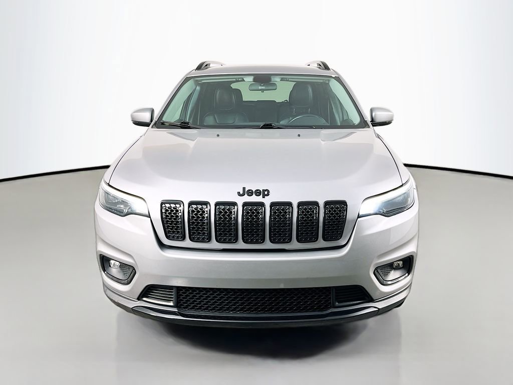 Used 2020 Jeep Cherokee Latitude Plus w/ Cold Weather Group AWD/4WD image 3