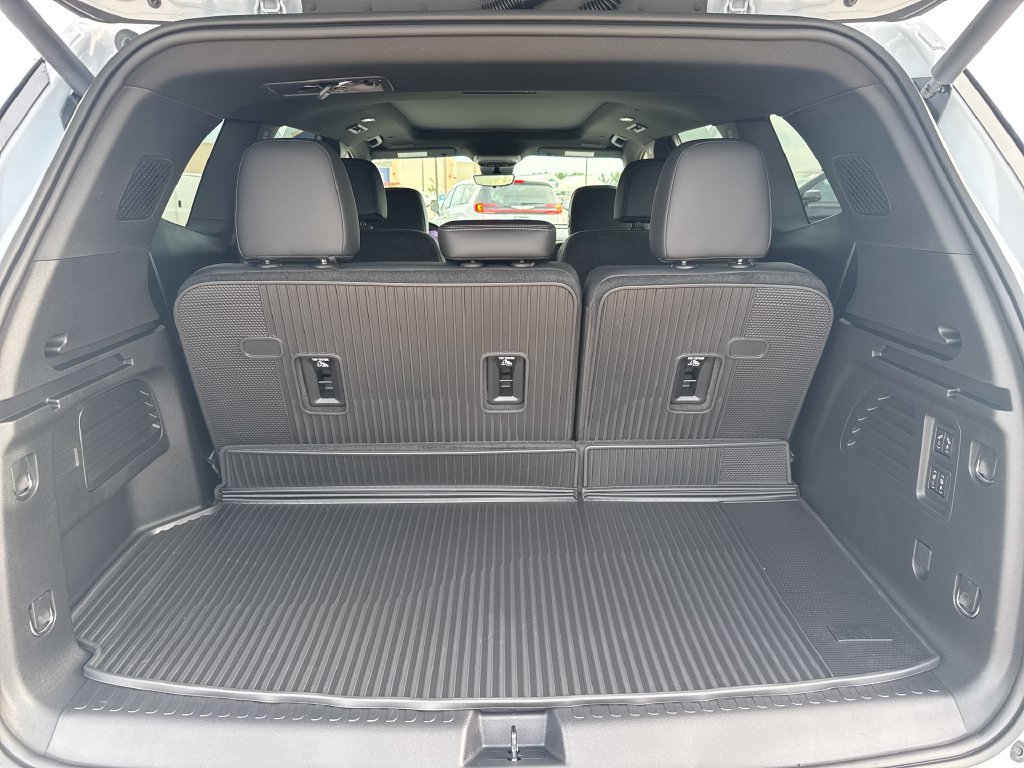 New 2027 Buick Enclave Avenir w/ LPO, Floor Liner Package AWD/4WD image 46