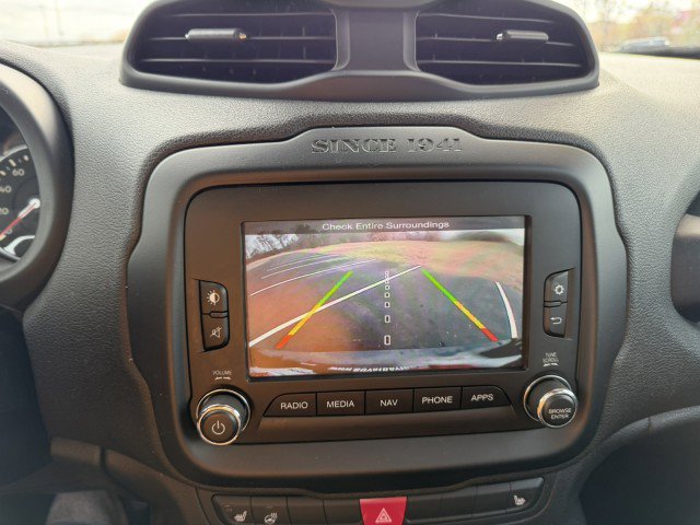 Used 2016 Jeep Renegade Limited image 20