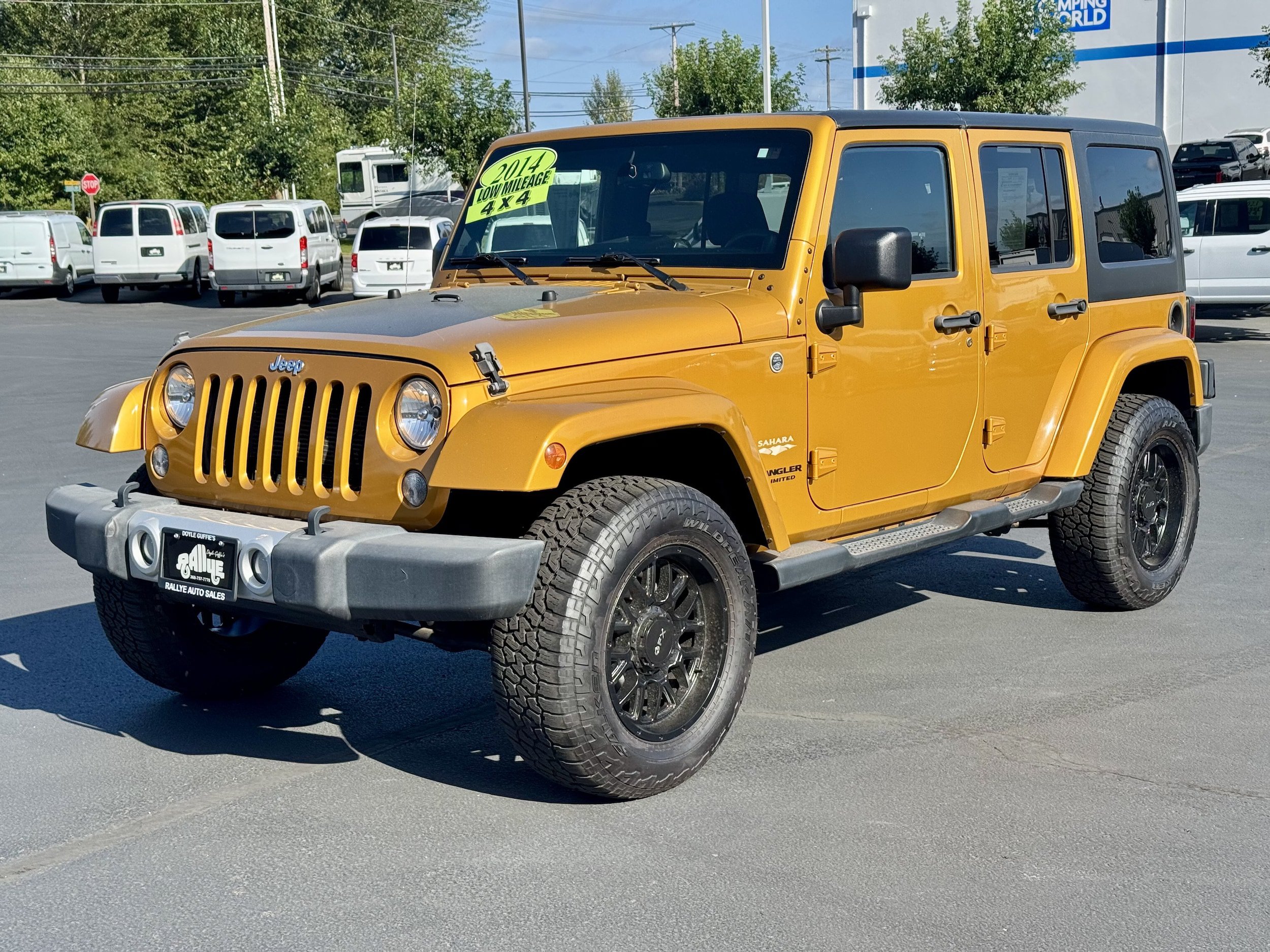 Used 2014 Jeep Wrangler Unlimited Sahara w/ Connectivity Group AWD/4WD image 1