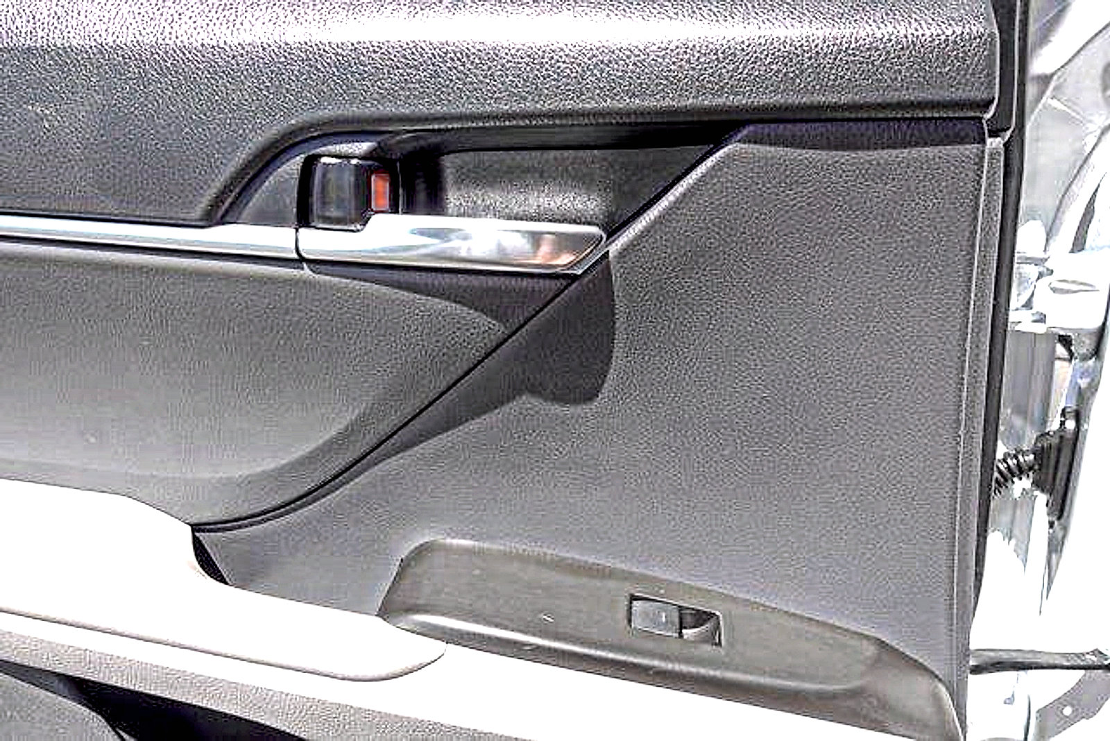 Used 2021 Toyota Camry LE w/ Convenience Package FWD image 24