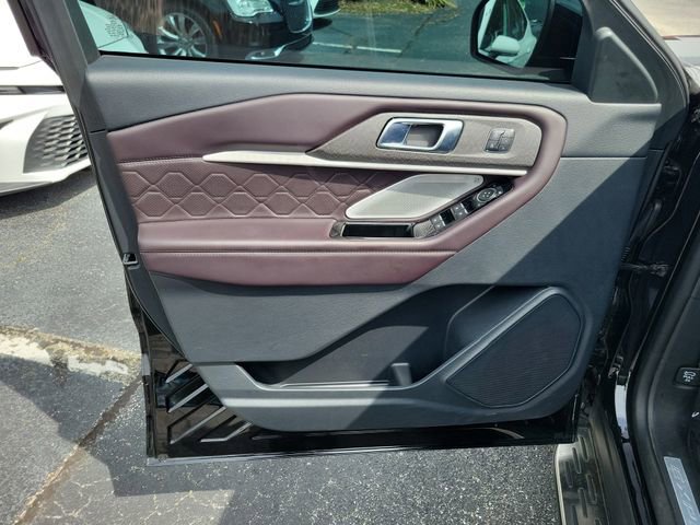 Used 2025 Ford Explorer Platinum w/ Ultimate Package image 10