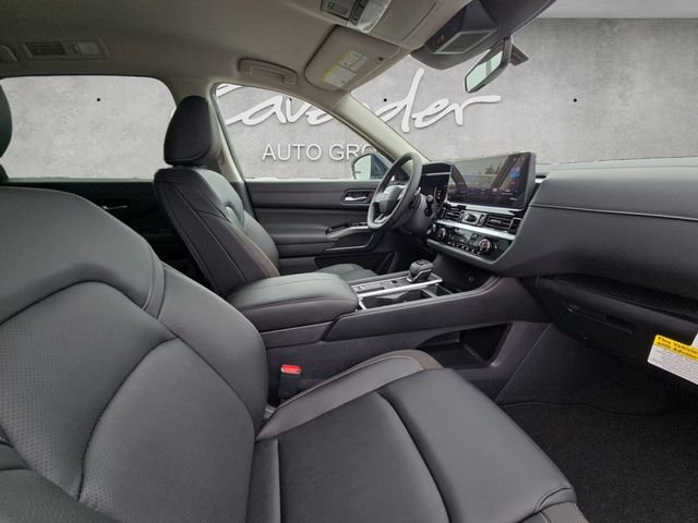 New 2026 Nissan Pathfinder SL image 24