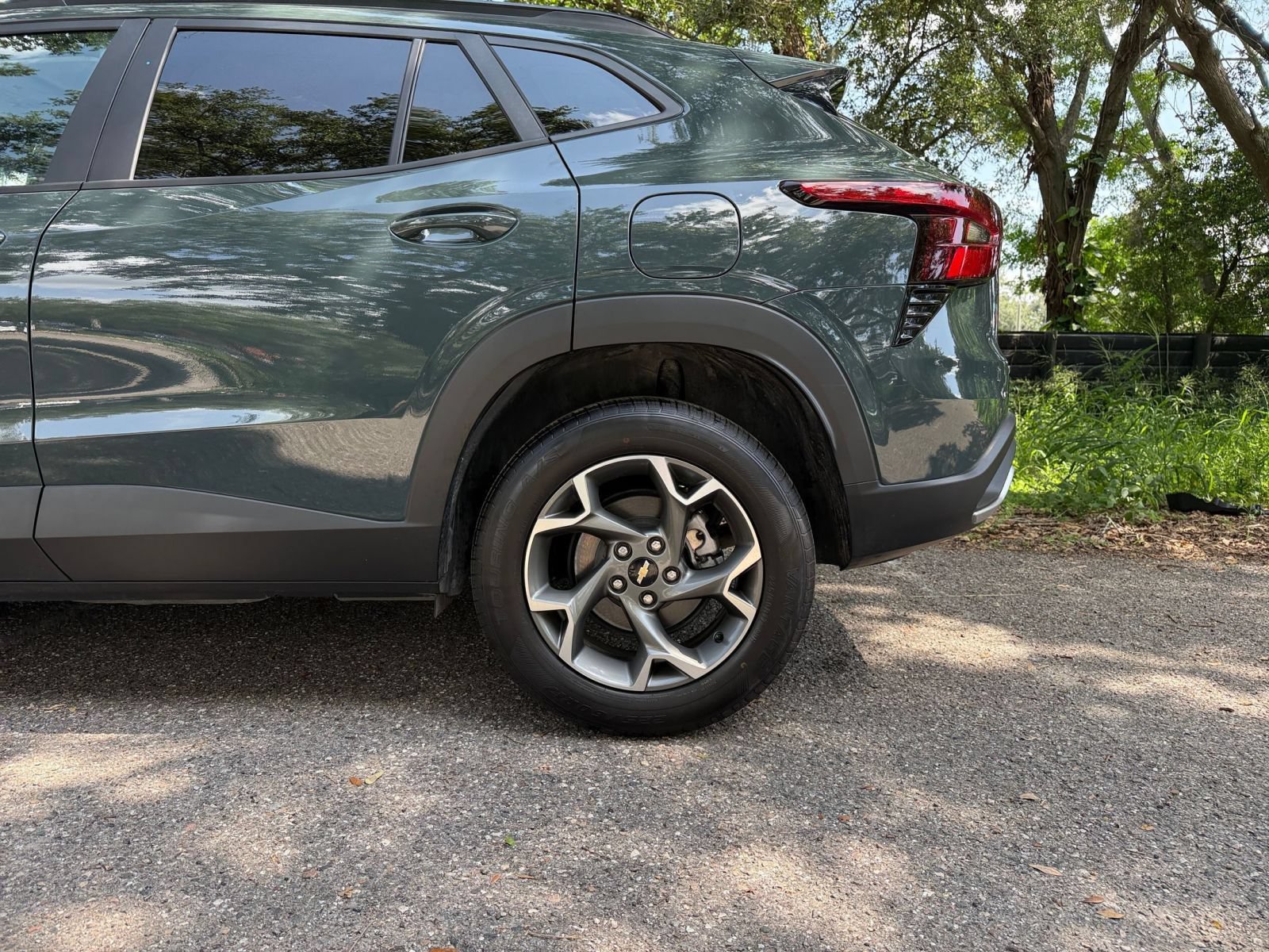 Used 2025 Chevrolet Trax LT FWD image 27