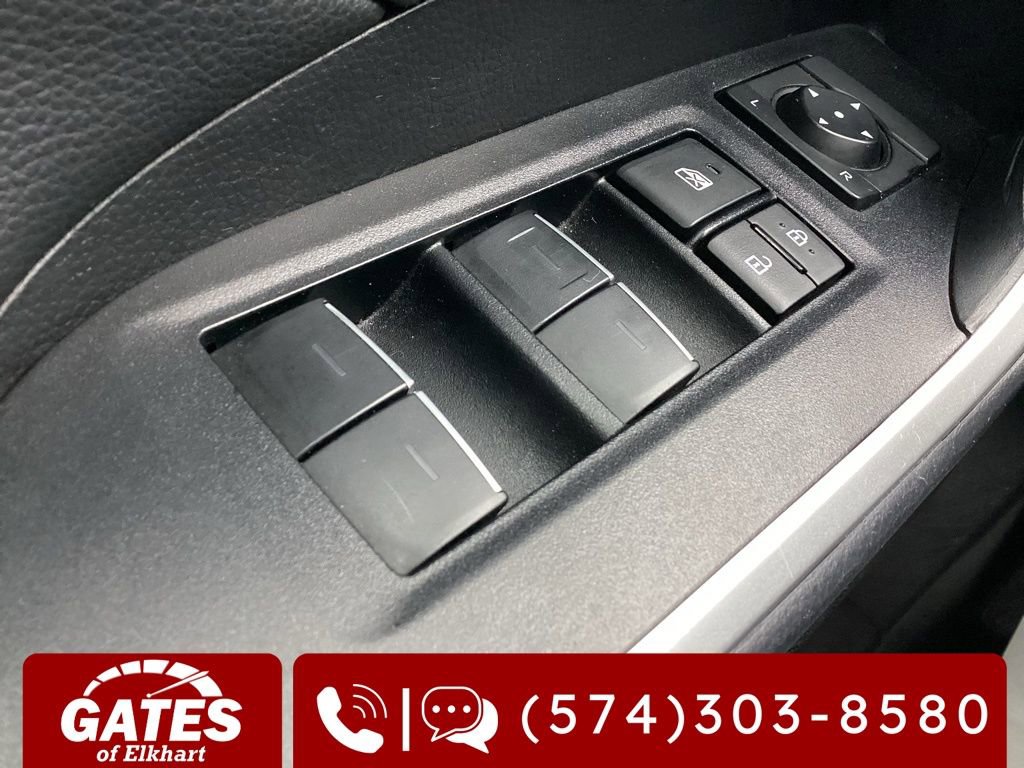 Used 2025 Toyota RAV4 XLE AWD/4WD image 23