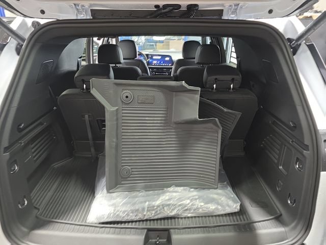 New 2026 Chevrolet Traverse LT w/ Sun and Wheel Package AWD/4WD image 14