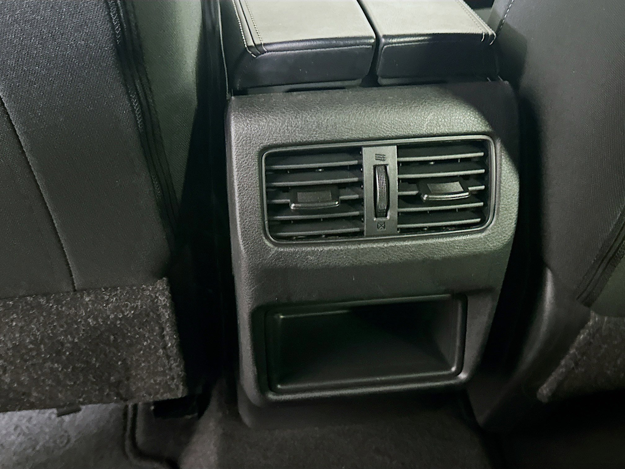 Used 2023 Nissan Rogue S image 27