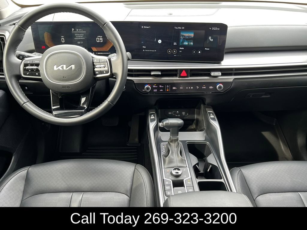 Used 2025 Kia Sorento S w/ Panoramic Sunroof Package image 2
