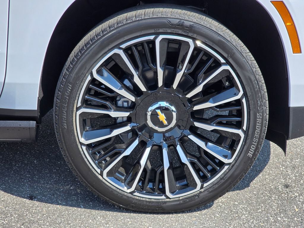 New 2026 Chevrolet Suburban High Country image 16