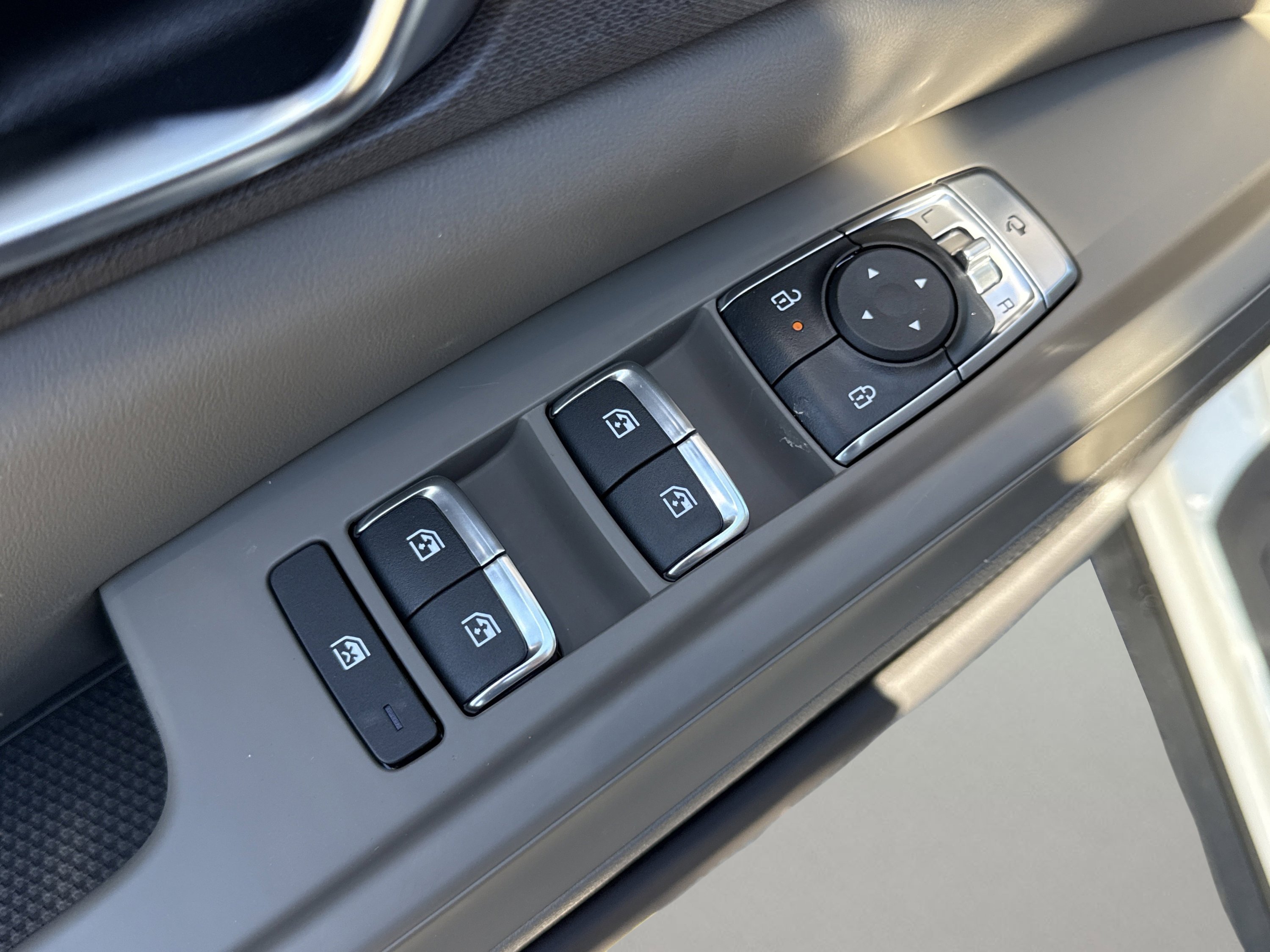 New 2026 Kia Carnival EX FWD image 15