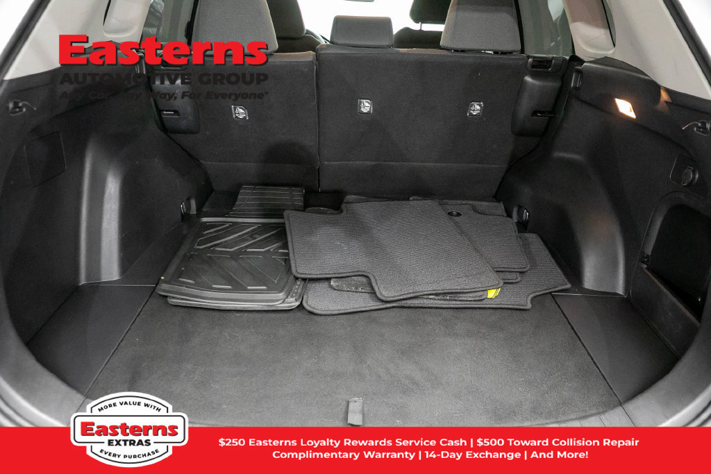 Used 2021 Toyota RAV4 XLE w/ XLE Grade Weather Package AWD/4WD image 10