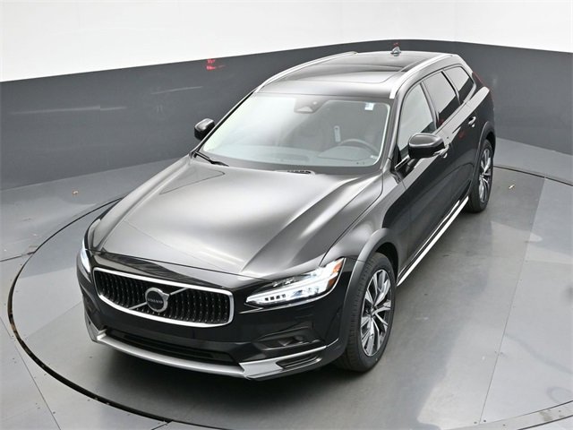 Certified 2024 Volvo V90 B6 Cross Country Plus image 46