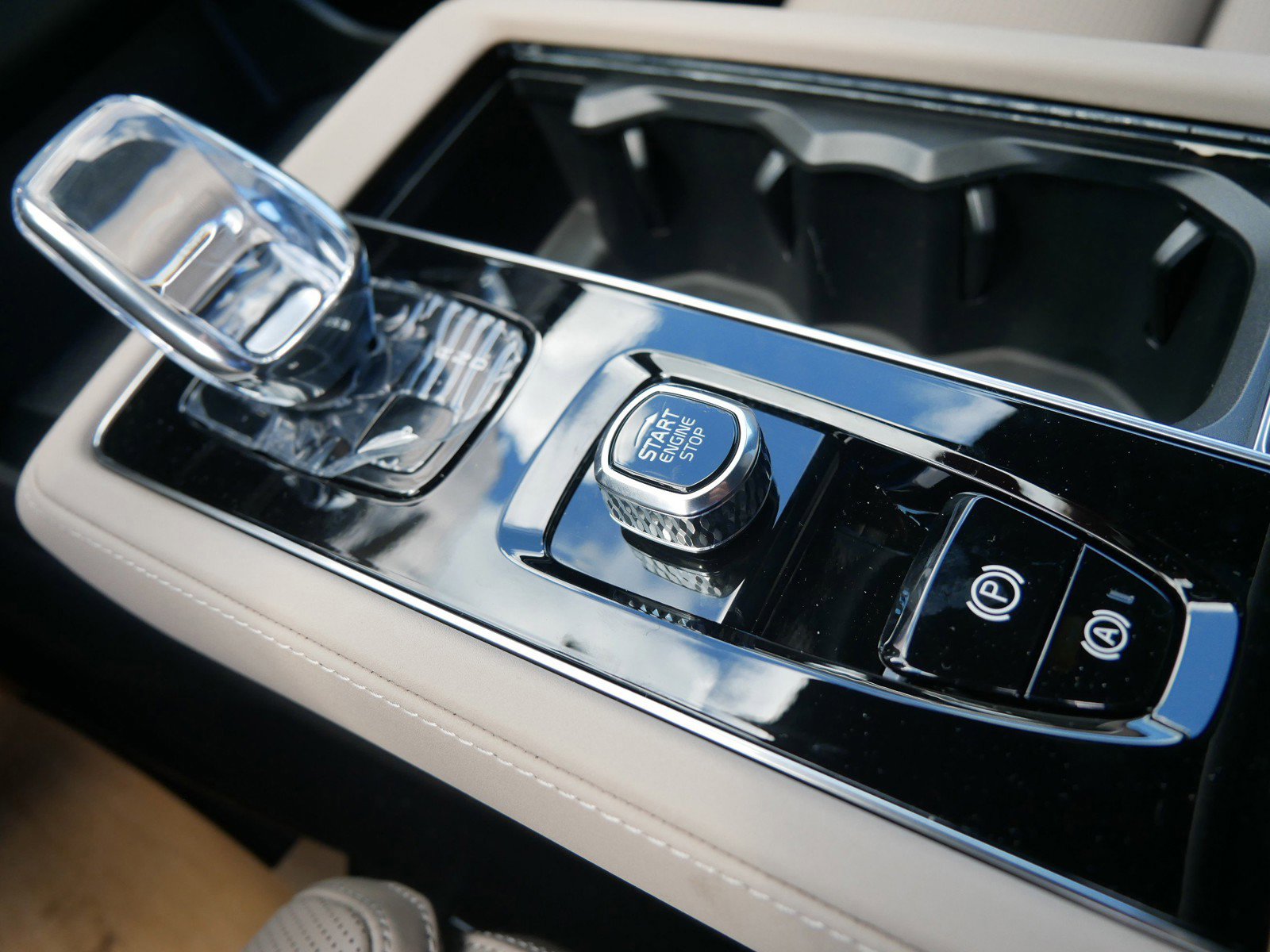 New 2026 Volvo XC90 B6 Ultra image 9