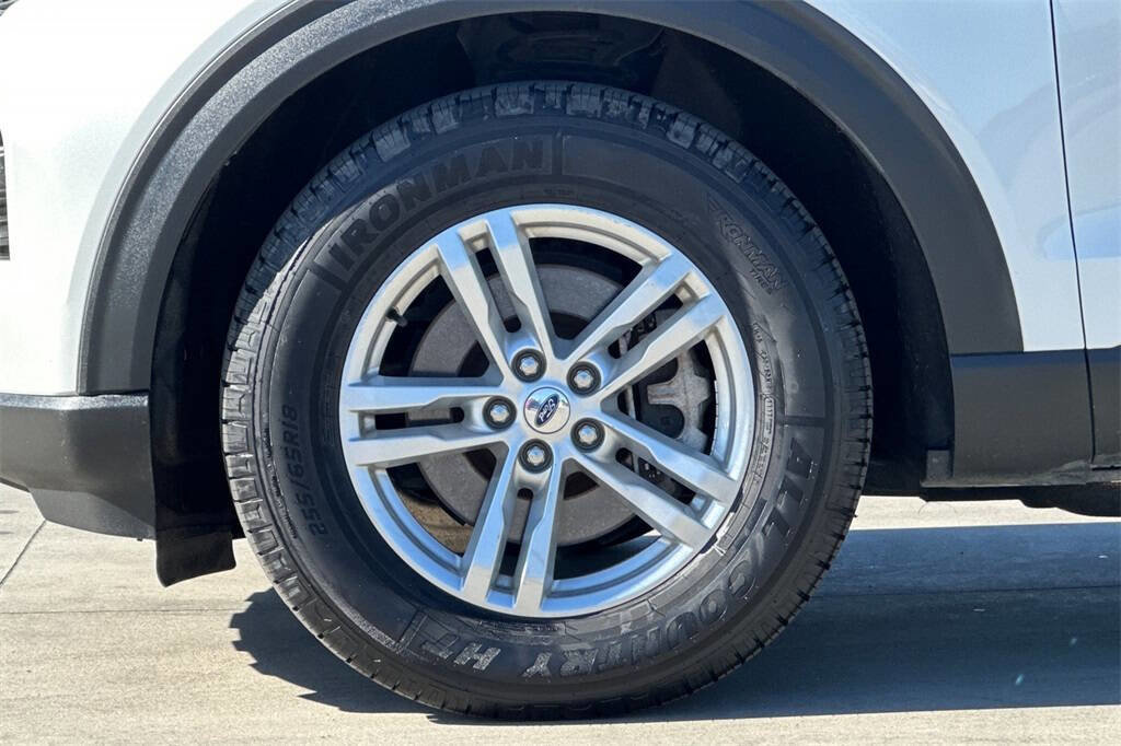 Used 2022 Ford Explorer XLT image 26