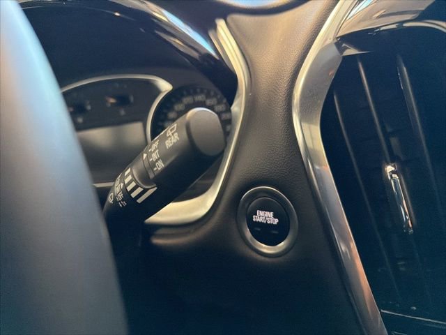 Used 2024 Chevrolet Traverse RS image 46