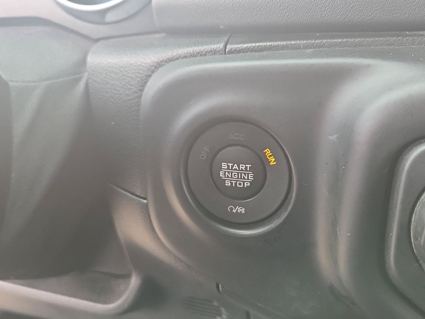 Used 2021 Jeep Gladiator Overland w/ Uconnect 4C Nav & Sound Group AWD/4WD image 30