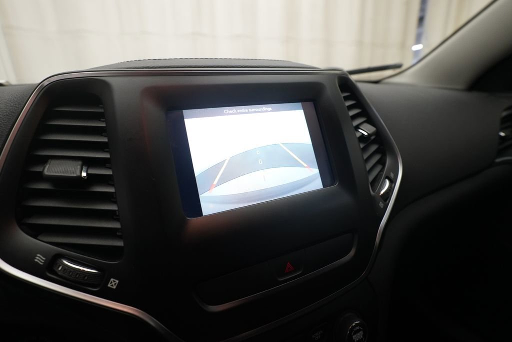 Used 2019 Jeep Cherokee Sport w/ Cold Weather Group image 19