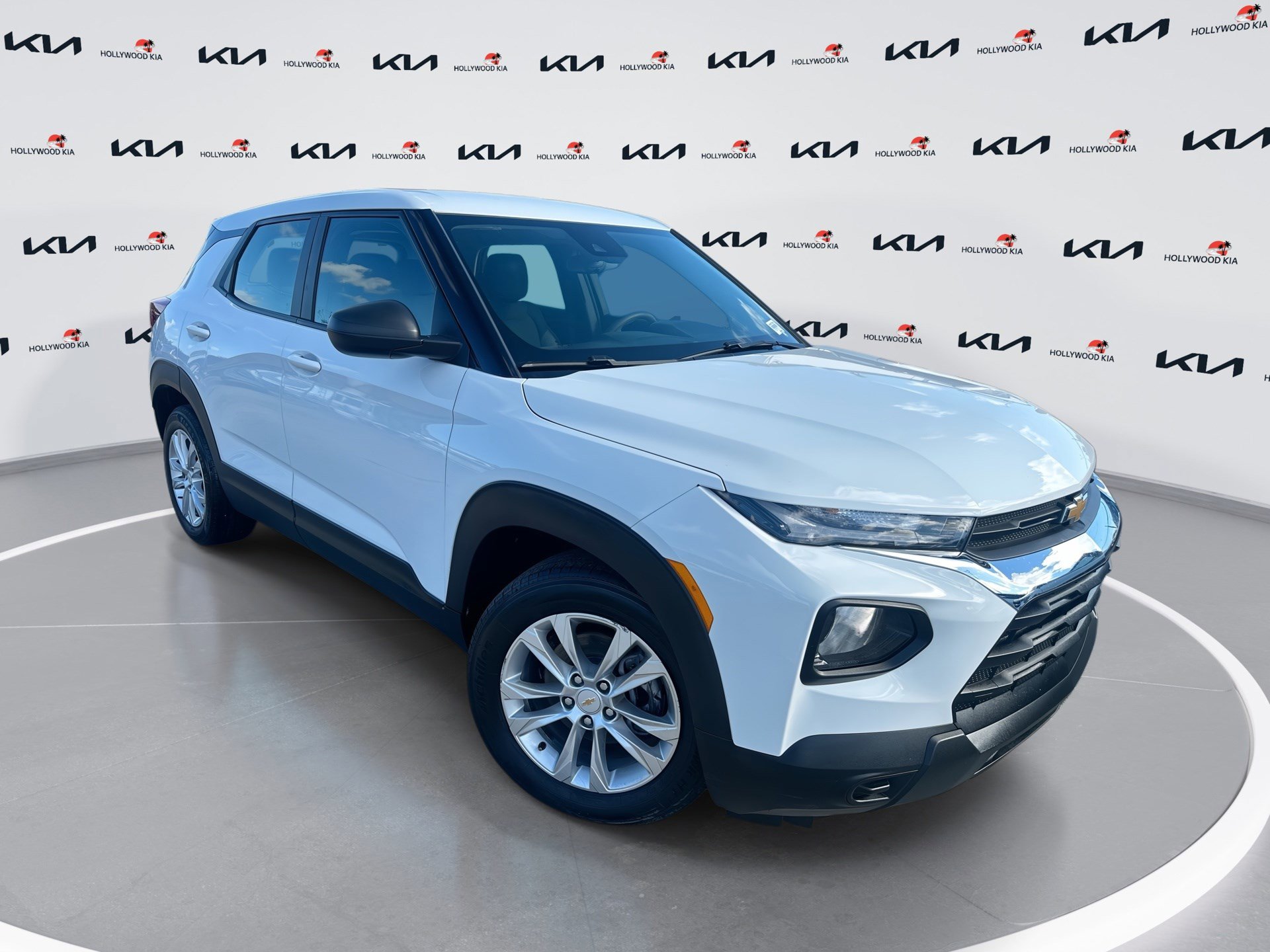 Used 2023 Chevrolet TrailBlazer LS image 1