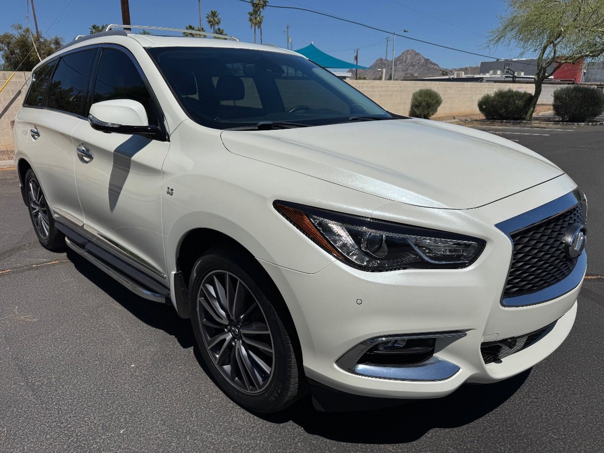 Used 2017 INFINITI QX60 FWD w/ Deluxe Technology Package image 4