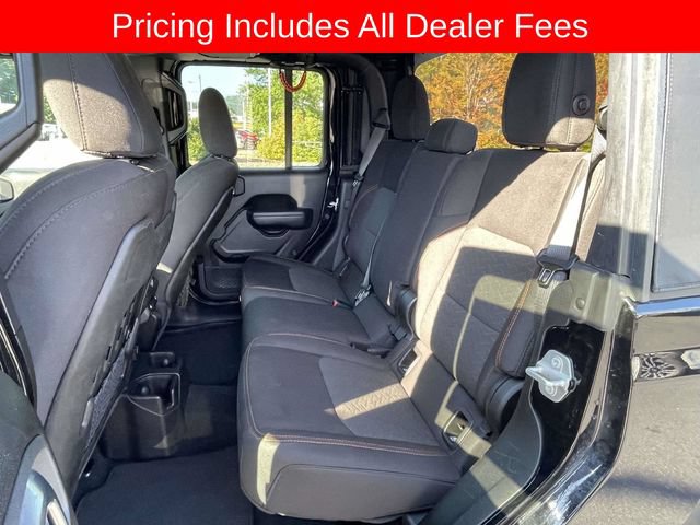 Used 2023 Jeep Gladiator Mojave AWD/4WD image 13