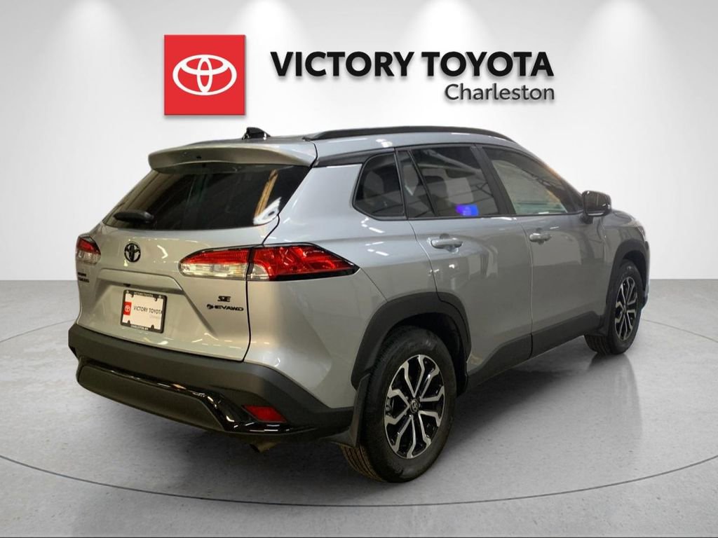 Used 2025 Toyota Corolla Cross AWD Hybrid w/ Moonroof Package image 7