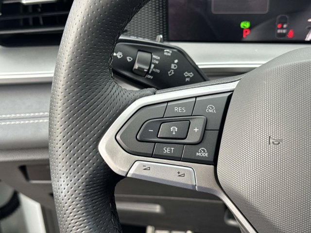 New 2026 Volkswagen Tiguan SE R-Line FWD image 19