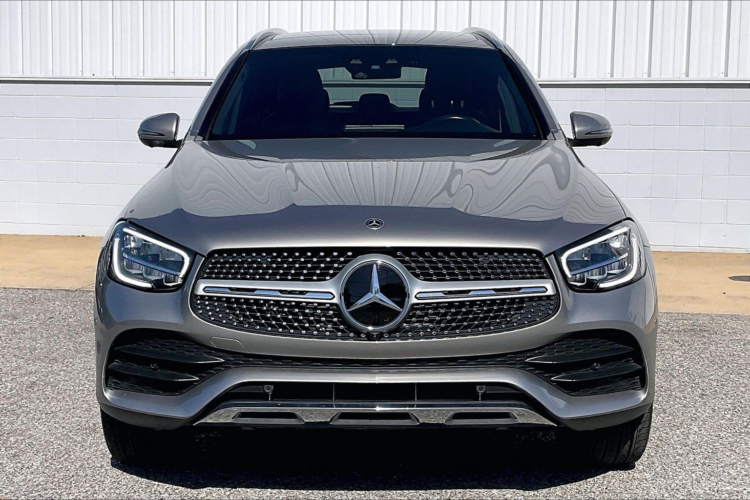 Used 2021 Mercedes-Benz GLC 300 4MATIC image 3