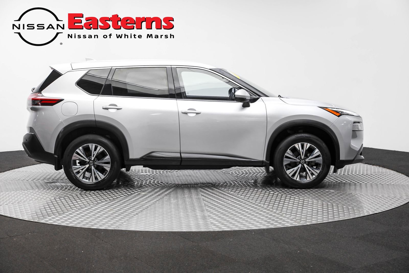 Used 2021 Nissan Rogue SV image 8