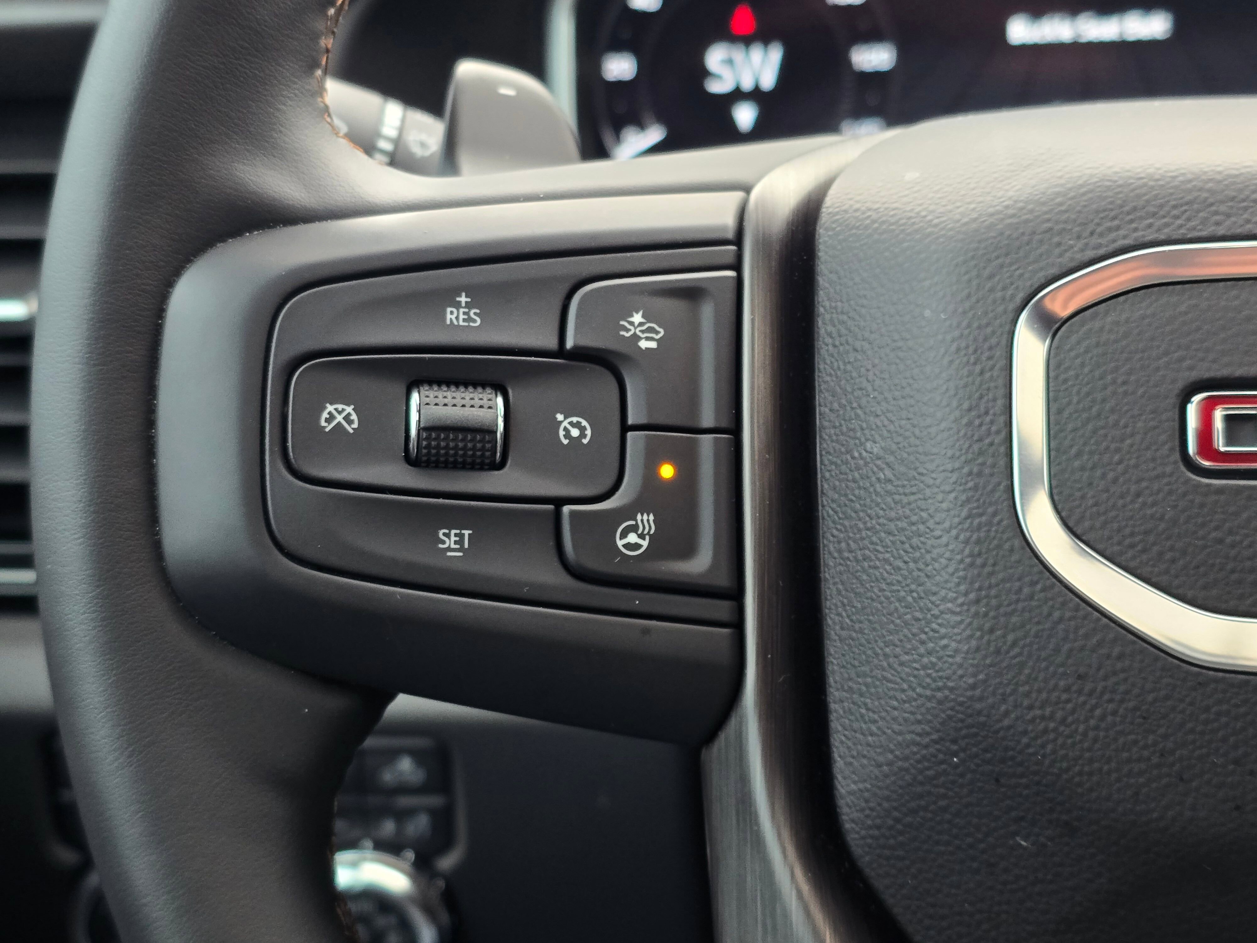 Used 2024 GMC Sierra 1500 AT4 w/ Technology Package AWD/4WD image 32