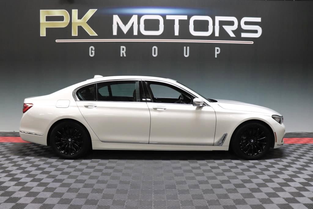 Used 2016 BMW 740i RWD image 10