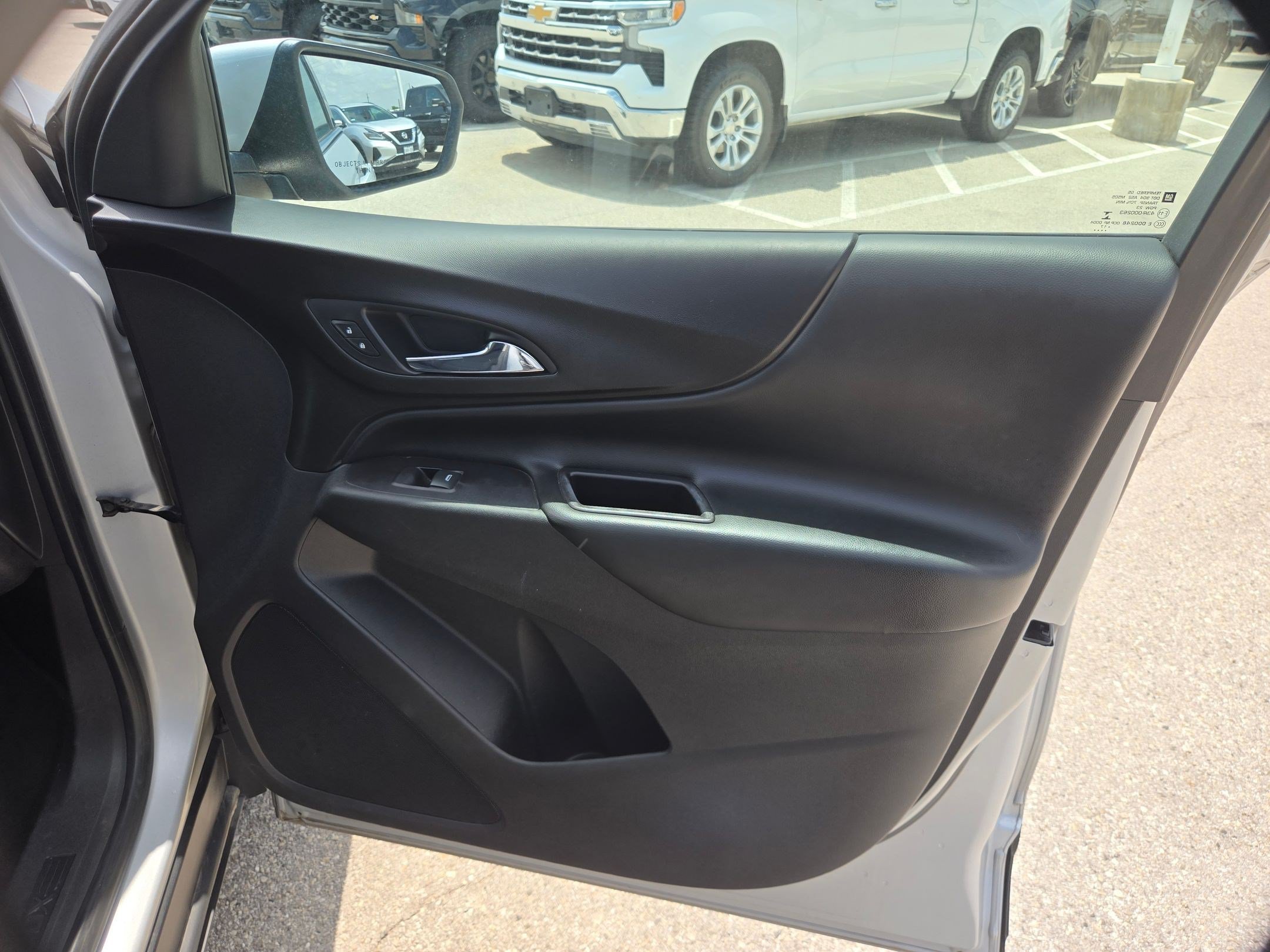 Used 2018 Chevrolet Equinox LT FWD image 26