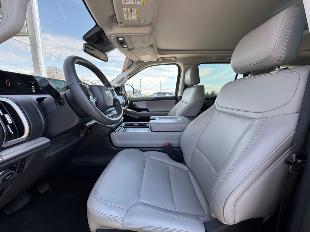 Used 2025 Ford Expedition Max Active image 23