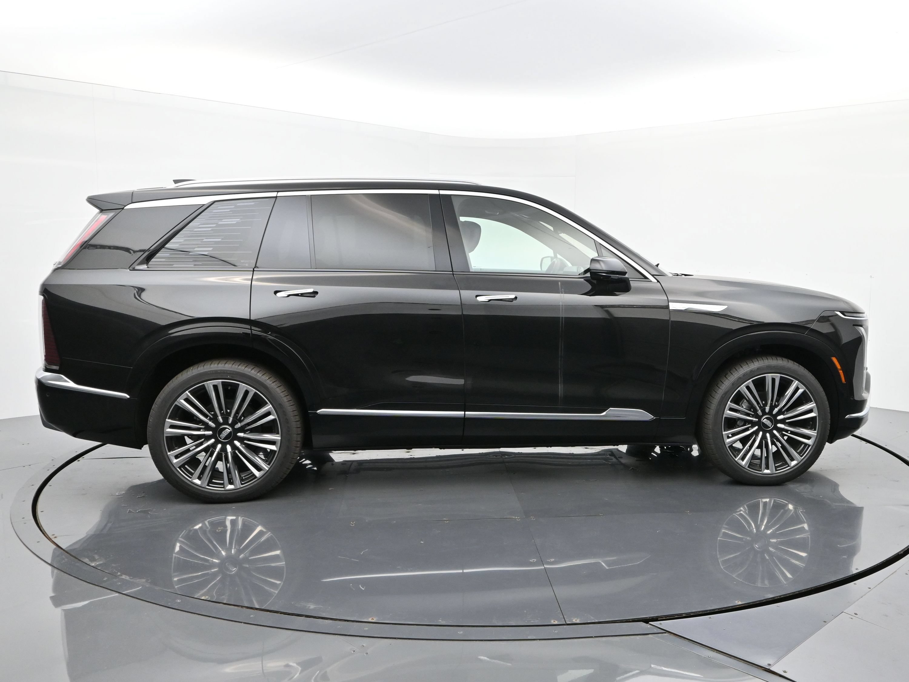 New 2026 Cadillac Vistiq Premium Luxury w/ LPO, Floor Liner Package AWD/4WD image 6