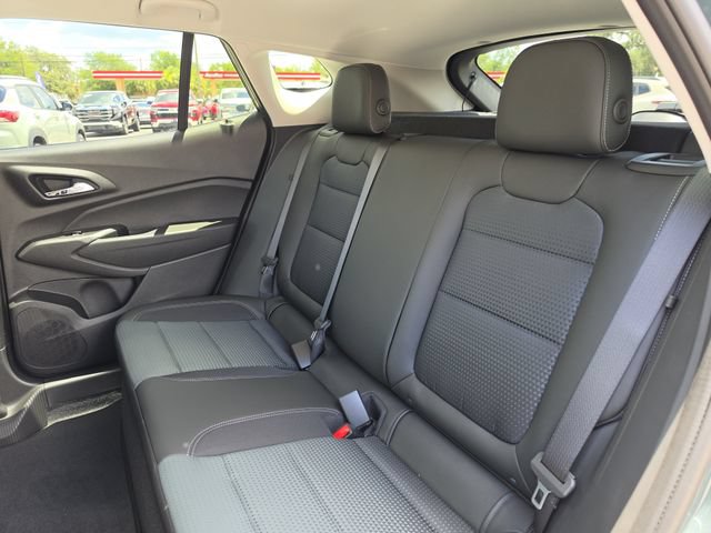 Used 2026 Chevrolet Trax LT w/ LT Convenience Package FWD image 19