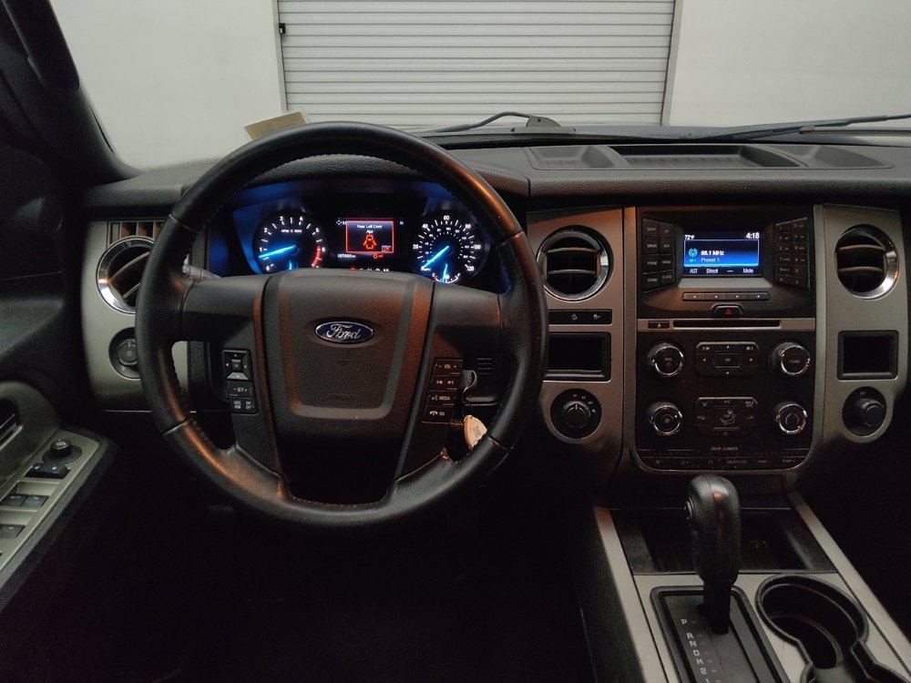 Used 2017 Ford Expedition XLT AWD/4WD image 22