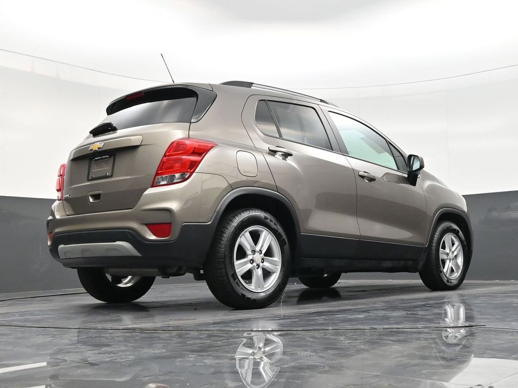 Used 2022 Chevrolet Trax LT w/ LT Convenience Package FWD image 25