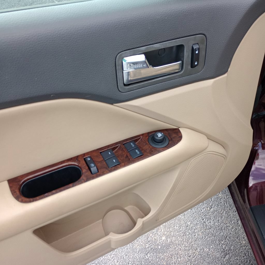 Used 2011 Ford Fusion SEL w/ 302A Rapid Spec Order Code FWD image 12