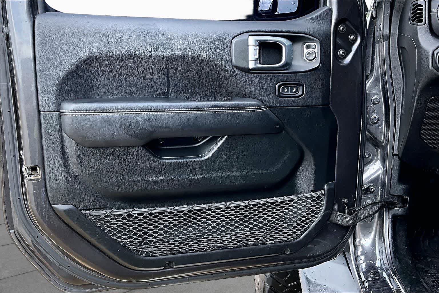 Used 2021 Jeep Gladiator Overland AWD/4WD image 22